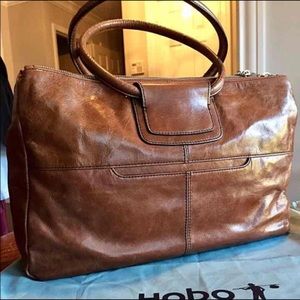ISO.  HOBO INTERNATIONAL SALINA BAG